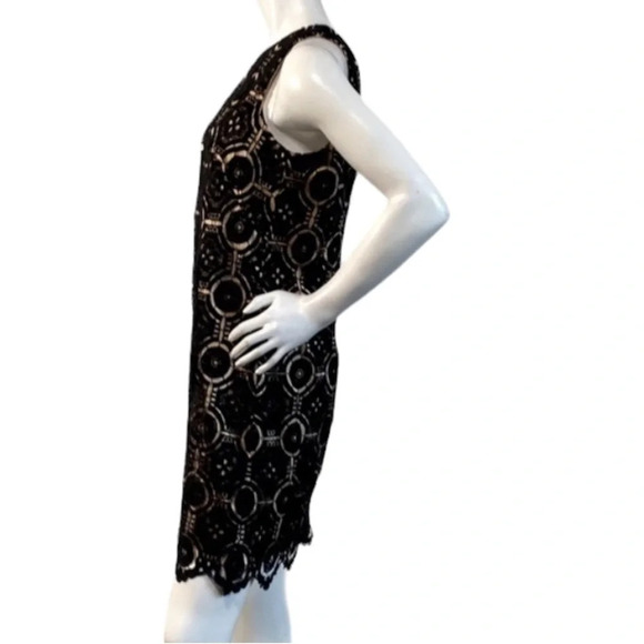 Eliza J Black Medallion Lace Crew Neck Sleeveless Knee Length Shift Dress Sz 4 - Picture 7 of 9